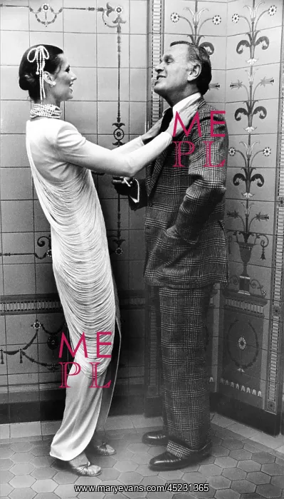 : Model Marlene Zipp visiting fashion designer ? : Model Marlene Zipp visiting fashion designer ?