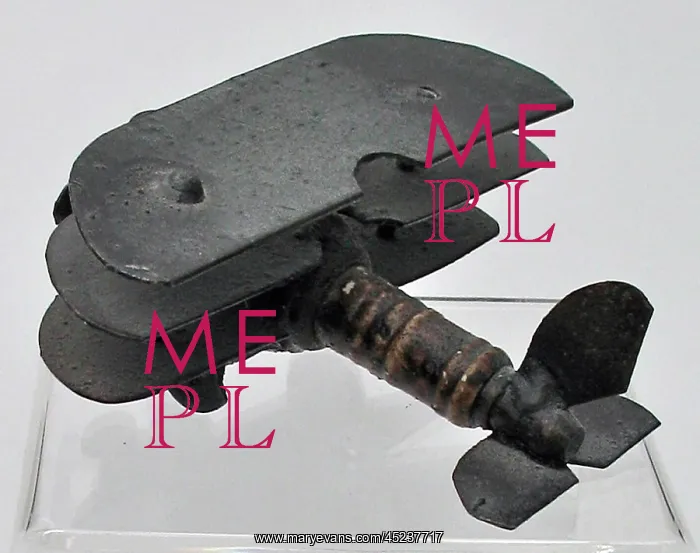 : Model of triplane, sparkplug fuselage and metal wings, WW1 : Model of triplane, sparkplug fuselage and metal wings, WW1