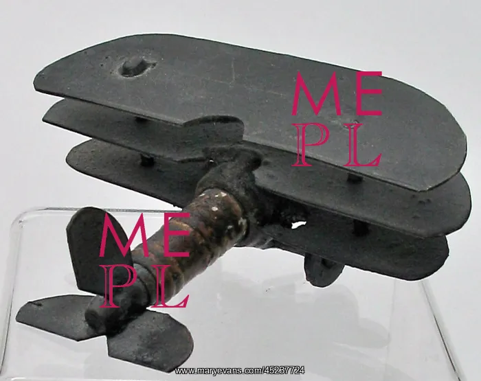 : Model of triplane, sparkplug fuselage and metal wings, WW1 : Model of triplane, sparkplug fuselage and metal wings, WW1