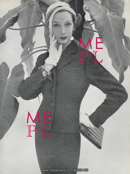 : Model wearing two-piece woollen suit : Model wearing two-piece woollen suit