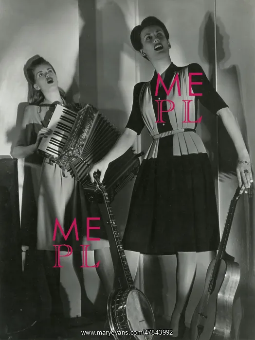 : Two models in musical pose : Two models in musical pose