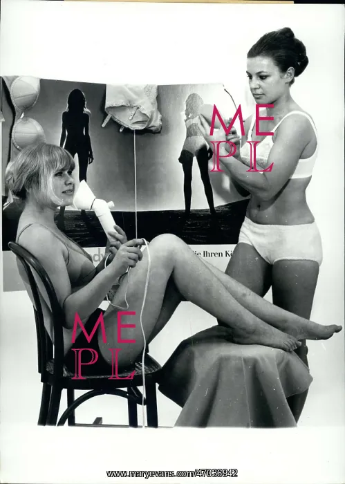 : Models prepare for International Laundry and Bodice Salon : Models prepare for International Laundry and Bodice Salon