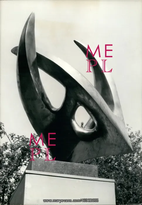 : Modern sculpture in outdoor setting : Modern sculpture in outdoor setting