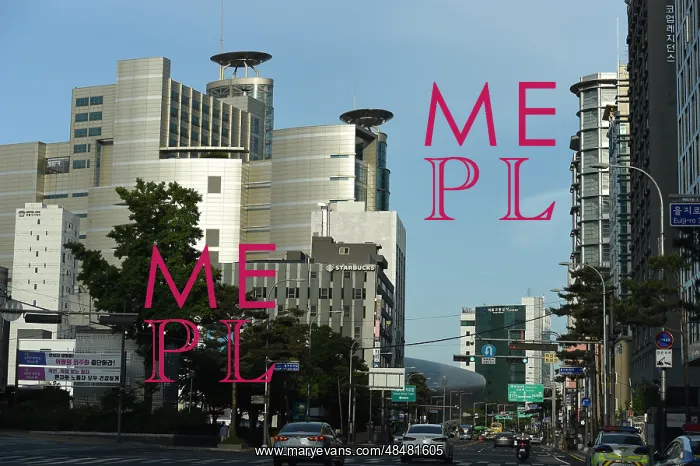  : Modern skyscraper in Seoul, South Korea