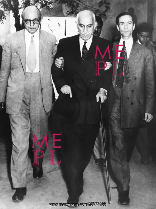 : Mohammed Mossadegh leaves the Majalis after a vote : Mohammed Mossadegh leaves the Majalis after a vote