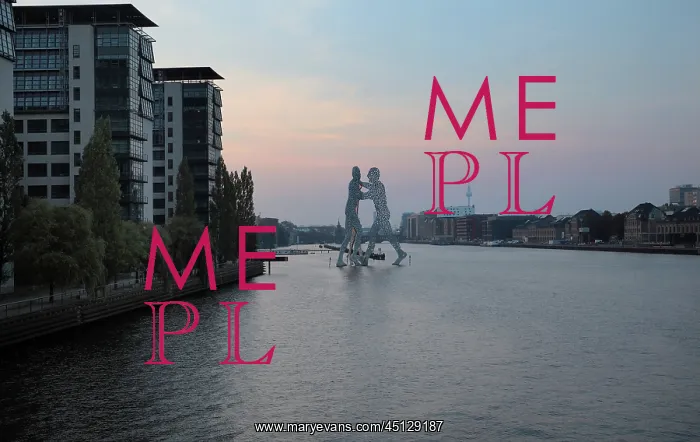 : Molecule Man sculpture, Berlin, Germany : Molecule Man sculpture, Berlin, Germany