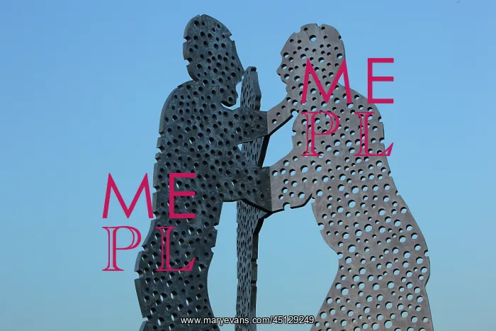 : Molecule Man sculpture, Berlin, Germany : Molecule Man sculpture, Berlin, Germany
