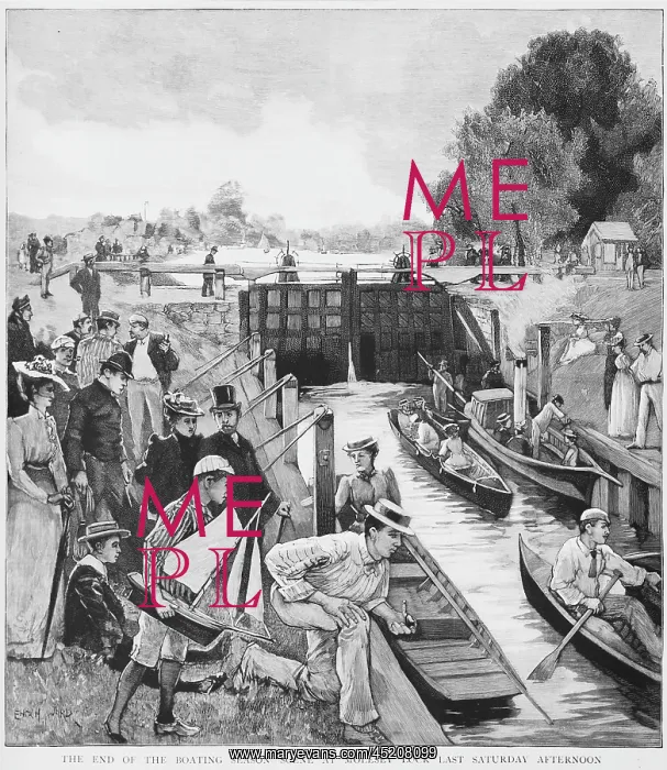 : Molesey Lock at end of boating season : Molesey Lock at end of boating season
