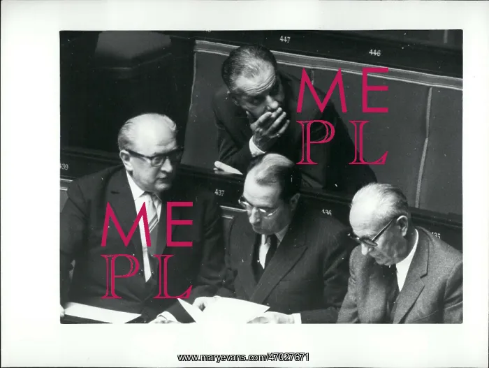 : Mollet, Mitterrand, Gaston, Deferre, Estier : Mollet, Mitterrand, Gaston, Deferre, Estier