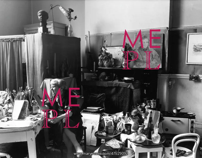 : Molly Bishop in her studio : Molly Bishop in her studio