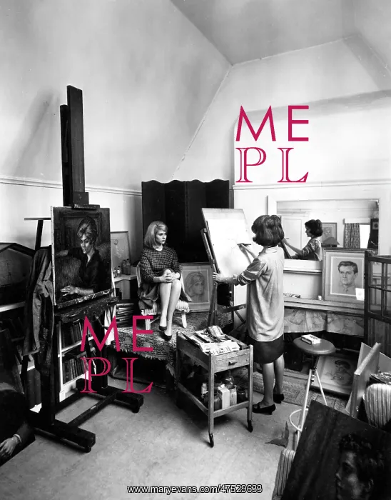 : Molly Bishop in her studio : Molly Bishop in her studio