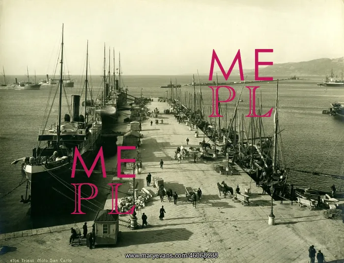  : Molo San Carlo harbour