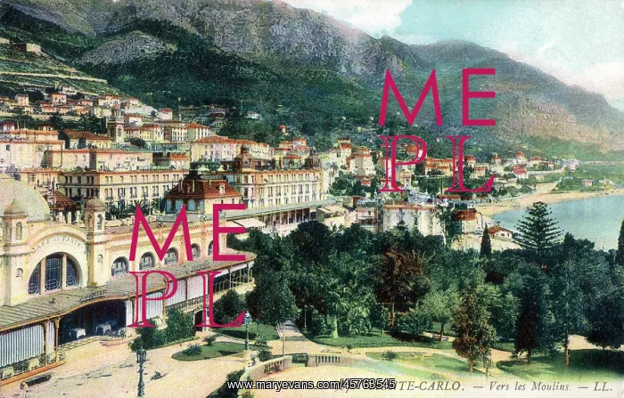 : Monte Carlo, Monaco - with the Cafe de Paris in the foregrou : Monte Carlo, Monaco - with the Cafe de Paris in the foregrou