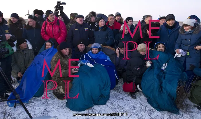 : After five months in space, space travelers ? : After five months in space, space travelers ?