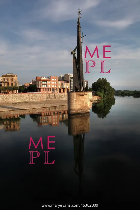 : Monument to the 'batalla de l'Ebre' (the Ebro : Monument to the 'batalla de l'Ebre' (the Ebro
