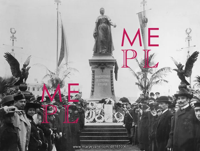 : The monument of Catherine II in Vilnius, around 1900 : The monument of Catherine II in Vilnius, around 1900