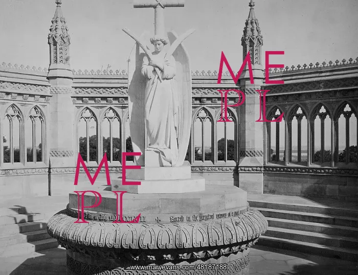 : Monument in Cawnpore, 1930 : Monument in Cawnpore, 1930
