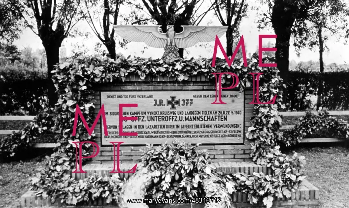 : Monument to the Fallen, 1940 : Monument to the Fallen, 1940