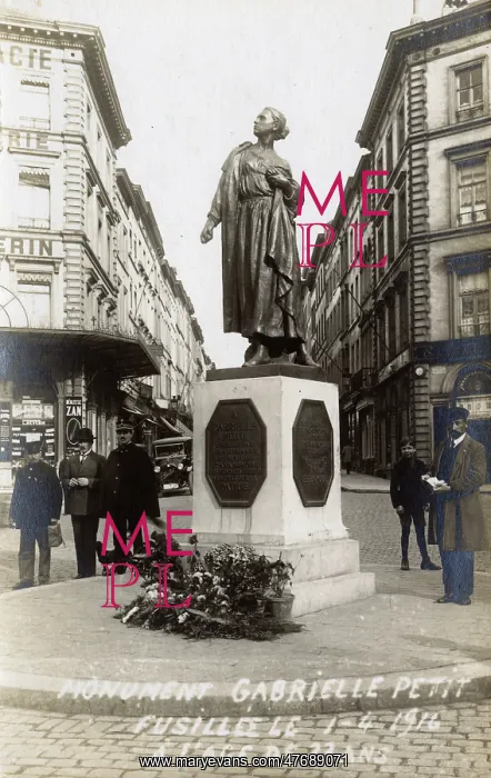 : Monument to Gabrielle Petit, Brussels, Belgium : Monument to Gabrielle Petit, Brussels, Belgium