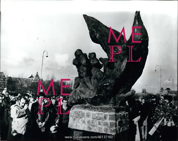 : Monument to gipsies in Museum Square, Amsterdam : Monument to gipsies in Museum Square, Amsterdam