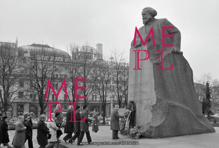  : Monument to Karl Marx