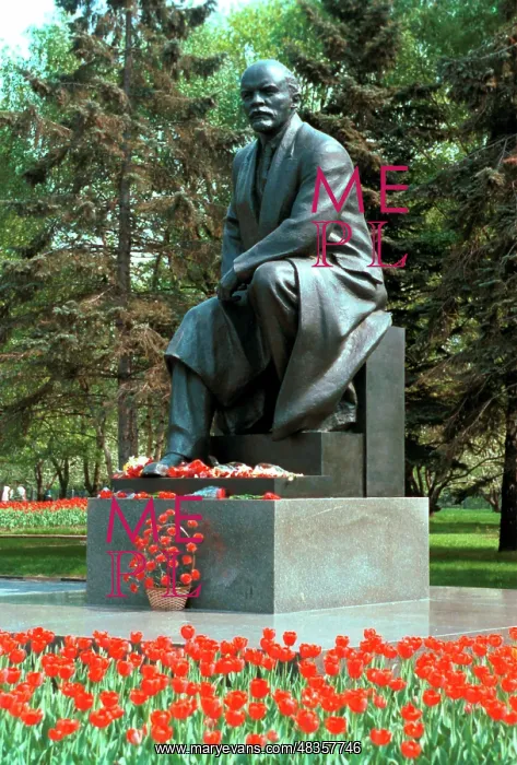 : Monument to Lenin in Moscow, 1987 : Monument to Lenin in Moscow, 1987