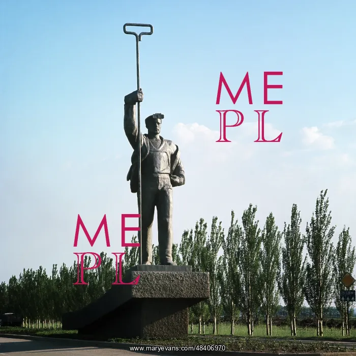: Monument to metal worker in Zhdanov, 1977 : Monument to metal worker in Zhdanov, 1977