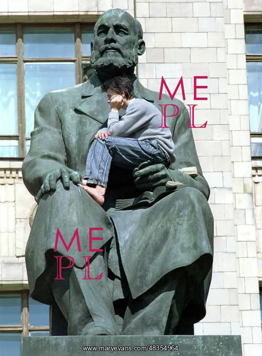 : Monument to organic chemist A.M.Butlerov, 1990 : Monument to organic chemist A.M.Butlerov, 1990