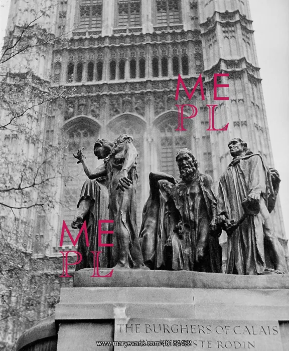 : Monument in front of the southern tower of the House of Parl : Monument in front of the southern tower of the House of Parl