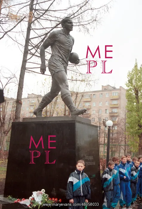: Monument to Soviet footballer Eduard Streltsov : Monument to Soviet footballer Eduard Streltsov