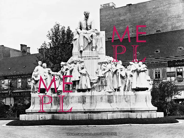 : Monument for Voeroesmarty, 1930 : Monument for Voeroesmarty, 1930