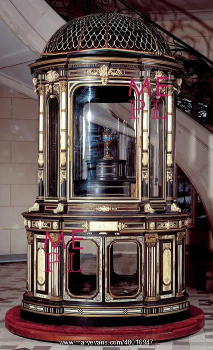 : Monumental display cabinet : Monumental display cabinet