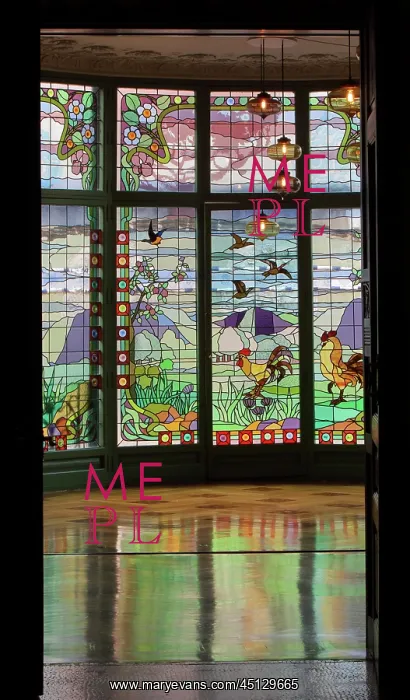 : Monumental stained glass window, Casa Lleo i Morera : Monumental stained glass window, Casa Lleo i Morera