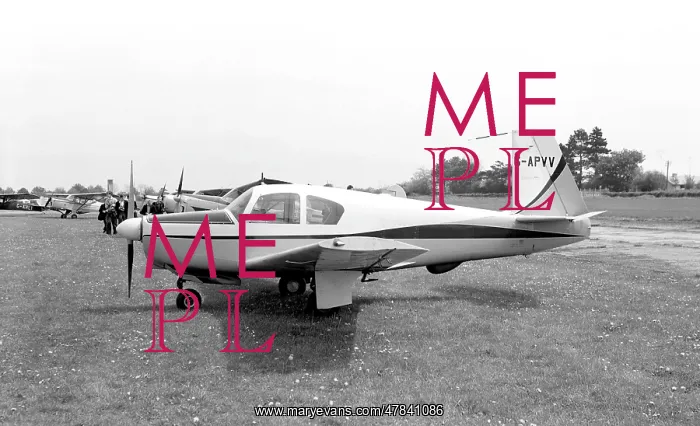: Mooney M.20A Mark 20 G-APVV : Mooney M.20A Mark 20 G-APVV