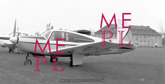 : Mooney M.20A OY-AIZ : Mooney M.20A OY-AIZ