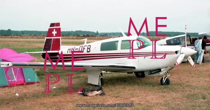 : Mooney M20J HB-DFB : Mooney M20J HB-DFB