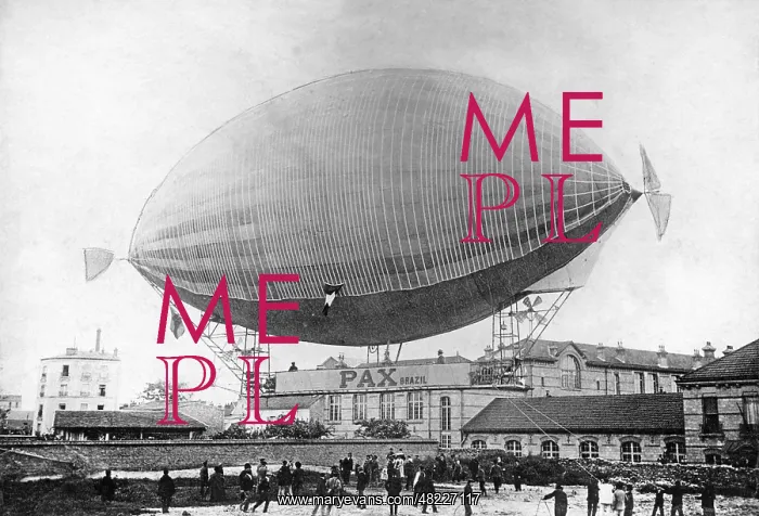 : Moored balloon Pax with M. Severo before the disaster : Moored balloon Pax with M. Severo before the disaster