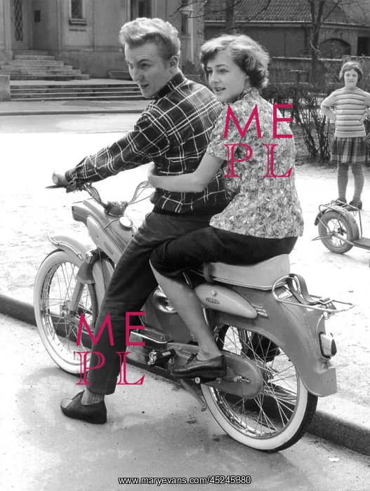 : Moped with passenger seat : Moped with passenger seat