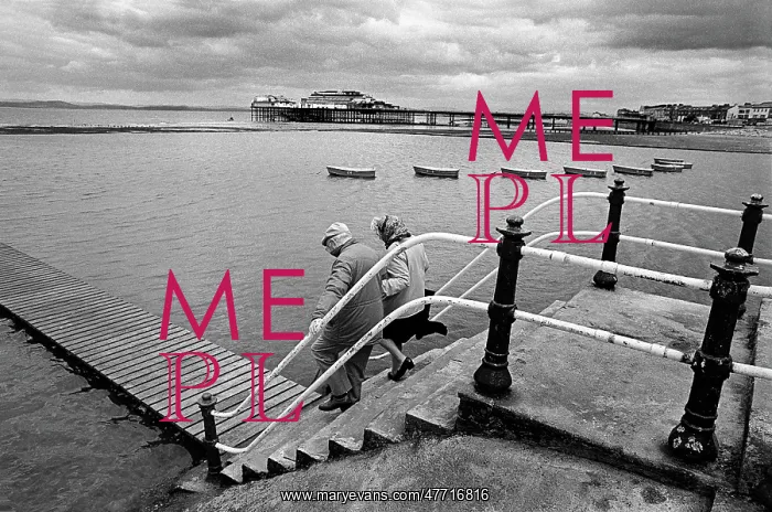 : Morecambe prom and pier : Morecambe prom and pier