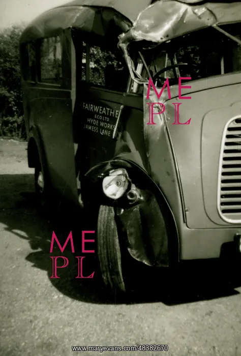 : Morris J Type Van Accident, Hyde Works, St James's Lane : Morris J Type Van Accident, Hyde Works, St James's Lane