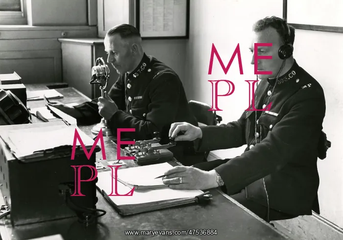 : Two Morse Code operators, Metropolitan Police : Two Morse Code operators, Metropolitan Police