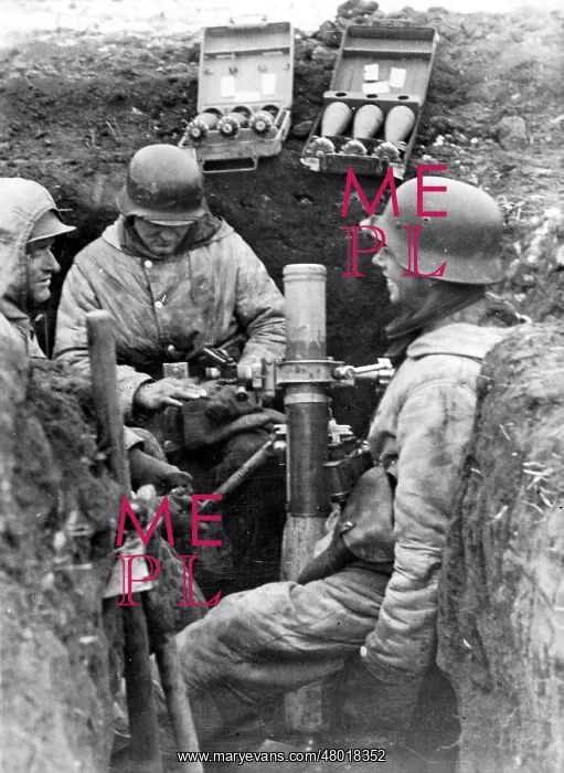 : Mortar of the Waffen-SS on the Eastern front, 1944 : Mortar of the Waffen-SS on the Eastern front, 1944