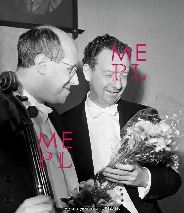 : Moscow premiere of B. Britten's Symphony for Cello : Moscow premiere of B. Britten's Symphony for Cello