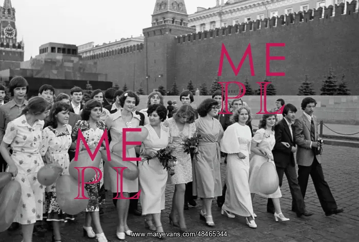: Moscow school graduates : Moscow school graduates