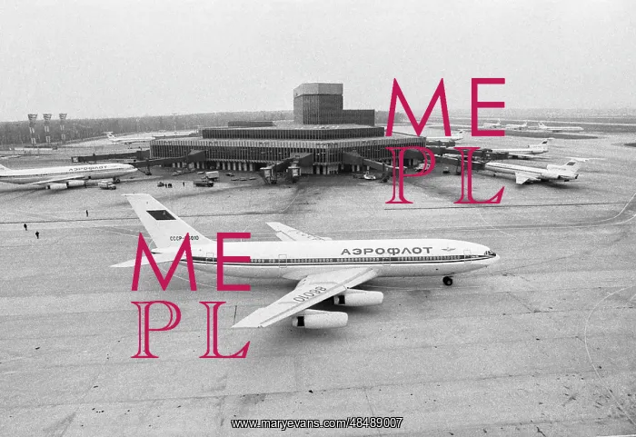 : IL-86. MOSCOW, USSR. October 14, 1981. IL-86 aircraft at Sheremetyevo airport : IL-86. MOSCOW, USSR. October 14, 1981. IL-86 aircraft at Sheremetyevo airport