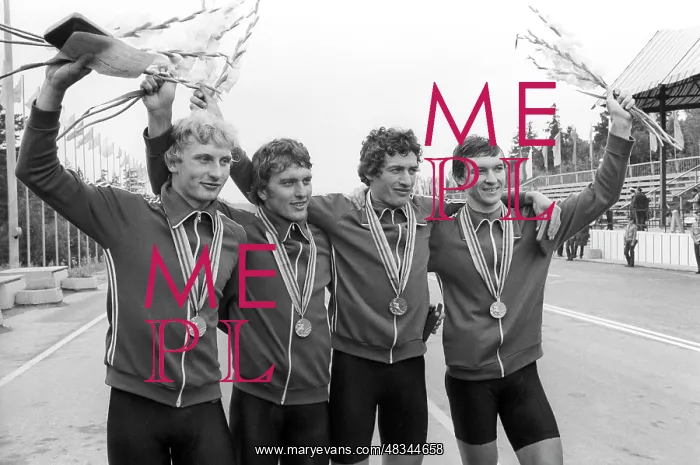 : Moscow, USSR. Soviet cyclists Oleg : Moscow, USSR. Soviet cyclists Oleg