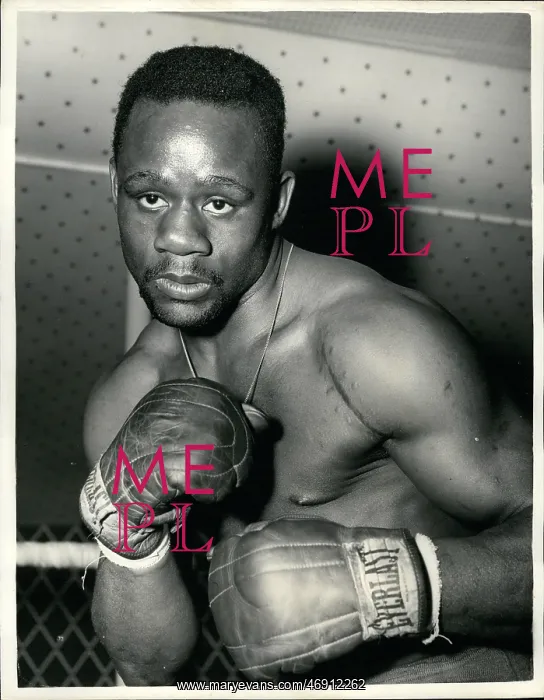 : Moses Ward in training for boxing match, London : Moses Ward in training for boxing match, London