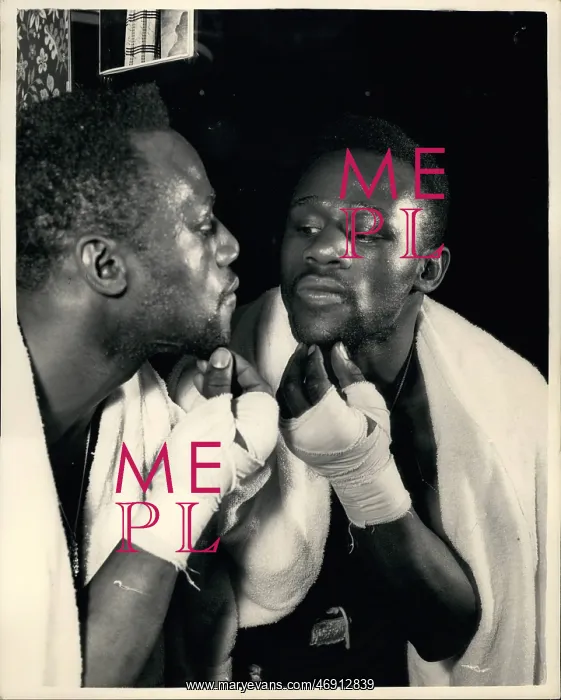  : Moses Ward in training for boxing match, London