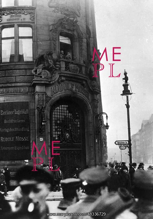 : The Mossehaus during the January revolt, 1919 : The Mossehaus during the January revolt, 1919