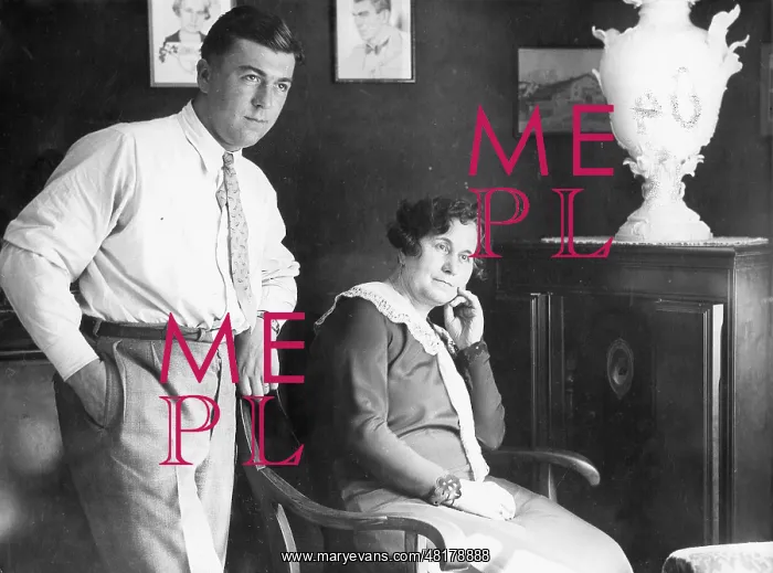 : The mother and the brother of Max Schmeling, 1930 : The mother and the brother of Max Schmeling, 1930